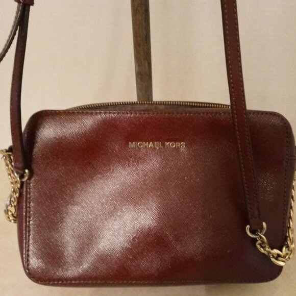 Michael Kors Wine Burgundy Leather Crossbody andMatching Wallet - Picture 4 of 8